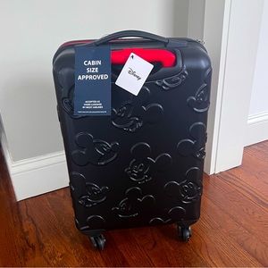 NWT Disney Mickey Mouse
Textured Airline Carry-On-Approved Hard Rolling Suitcase